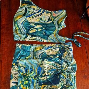 SHEIN Teal and Yellow Patterned Garment